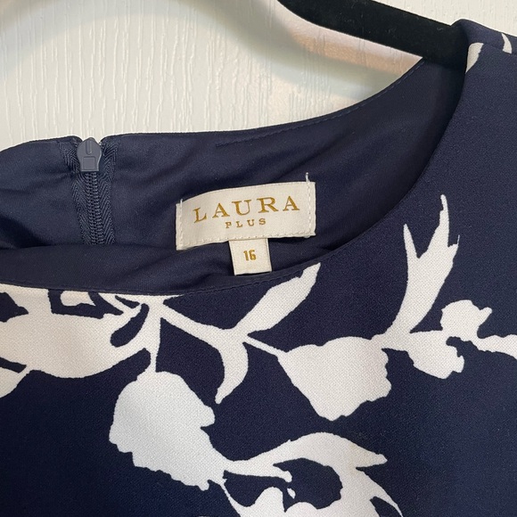 Laura fit and flare navy/cream dress. Size 16W - Picture 4 of 4